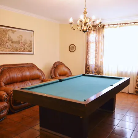 Ze Luis بيت ضيافة تشافيس