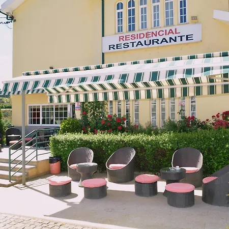 Ze Luis تشافيس