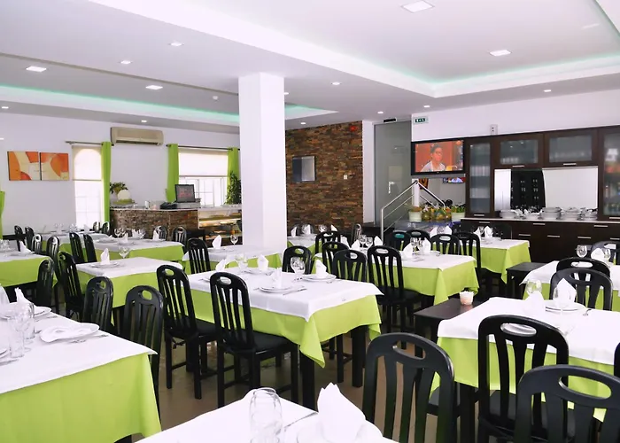 Ze Luis בית הארחה שאבס